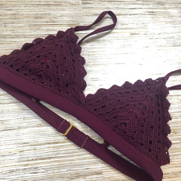 Q-151 Xhilaration Women's Crochet Bralette Bikini Top BURGANDY sz M - Picture 1 of 1